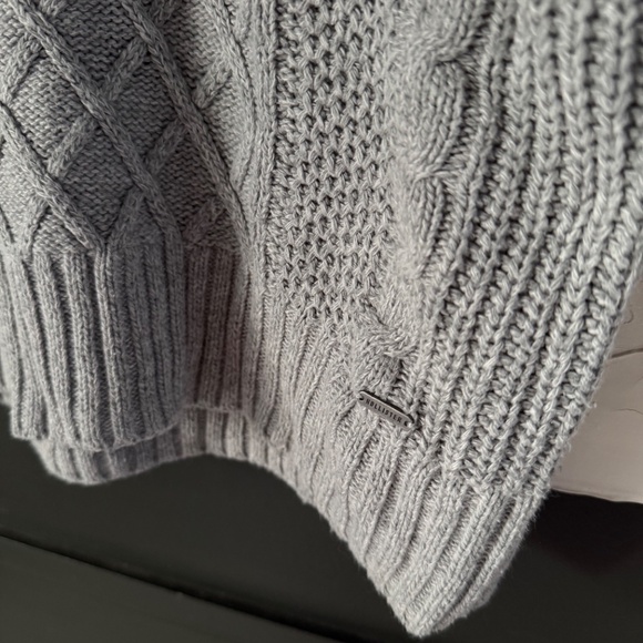 🩶 Hollister Cable Knit Sweater Dress | Size Small | Light Grey - Picture 5 of 7